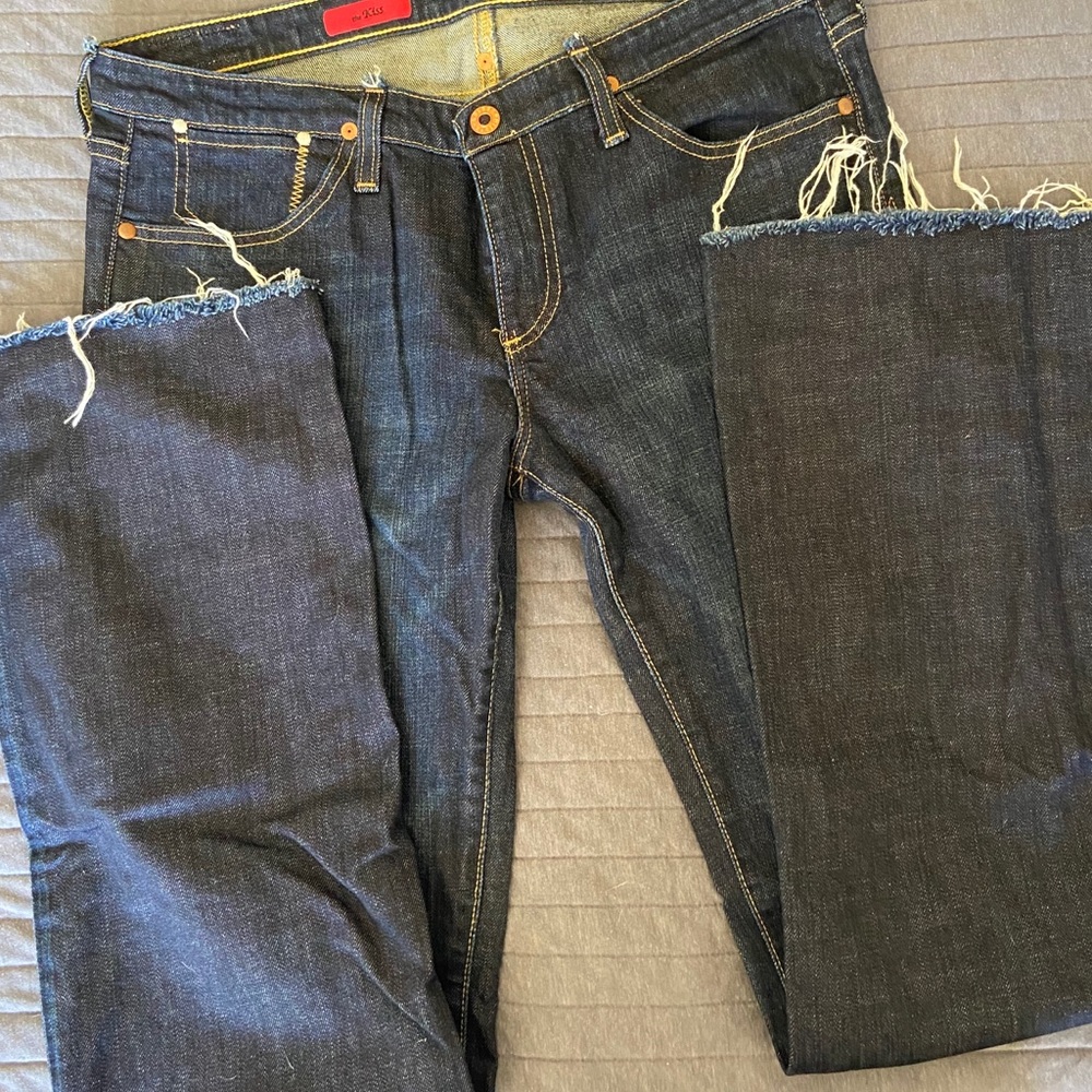 AG “The Kiss’”straight leg jeans